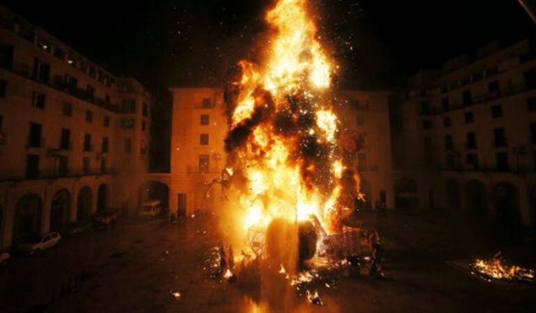 Cremà de la Hoguera Oficial 2016