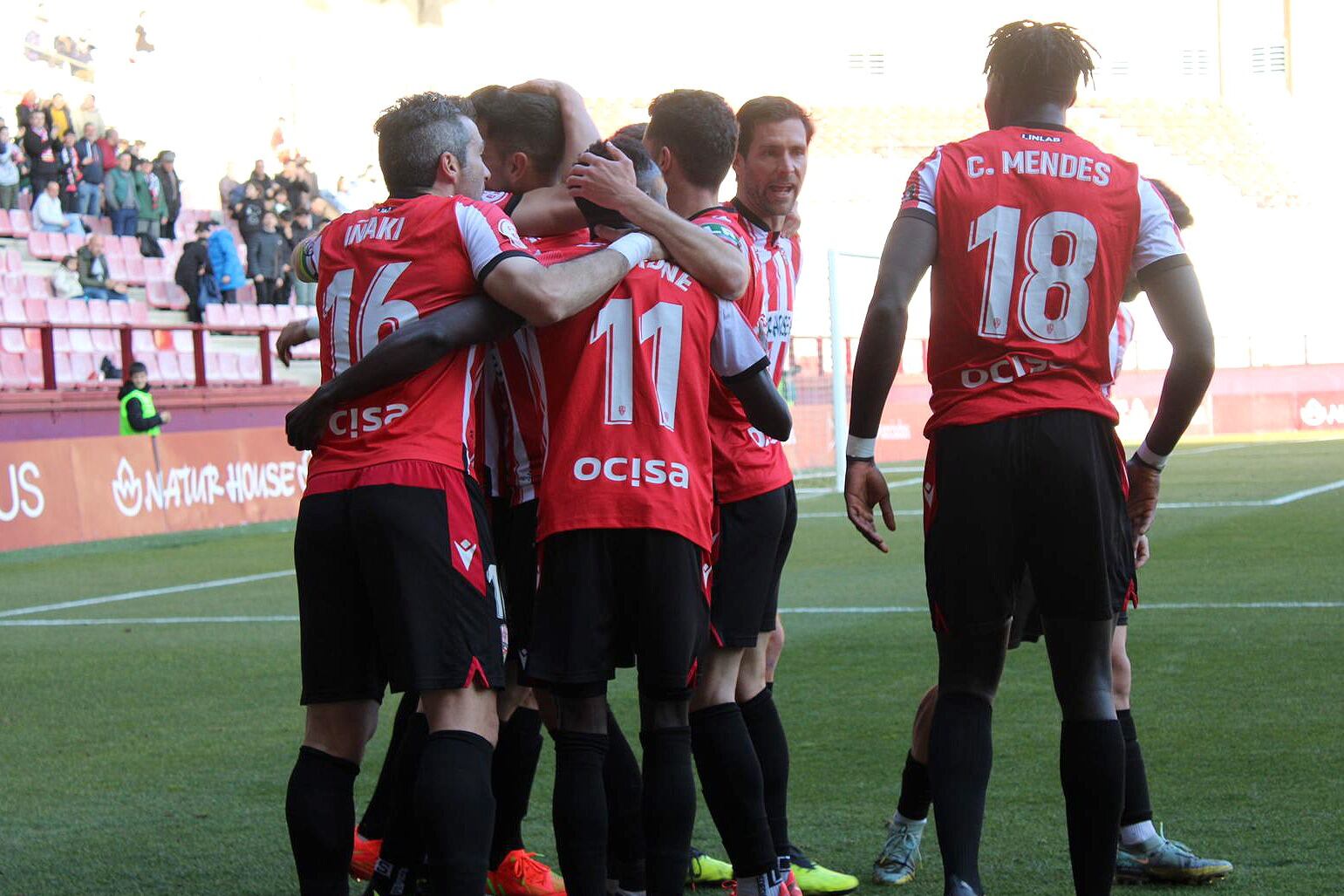 Los futbolistas de la UD Logroñés celebran uno de los goles anotados ante Osasuna Promesas / UD Logroñés