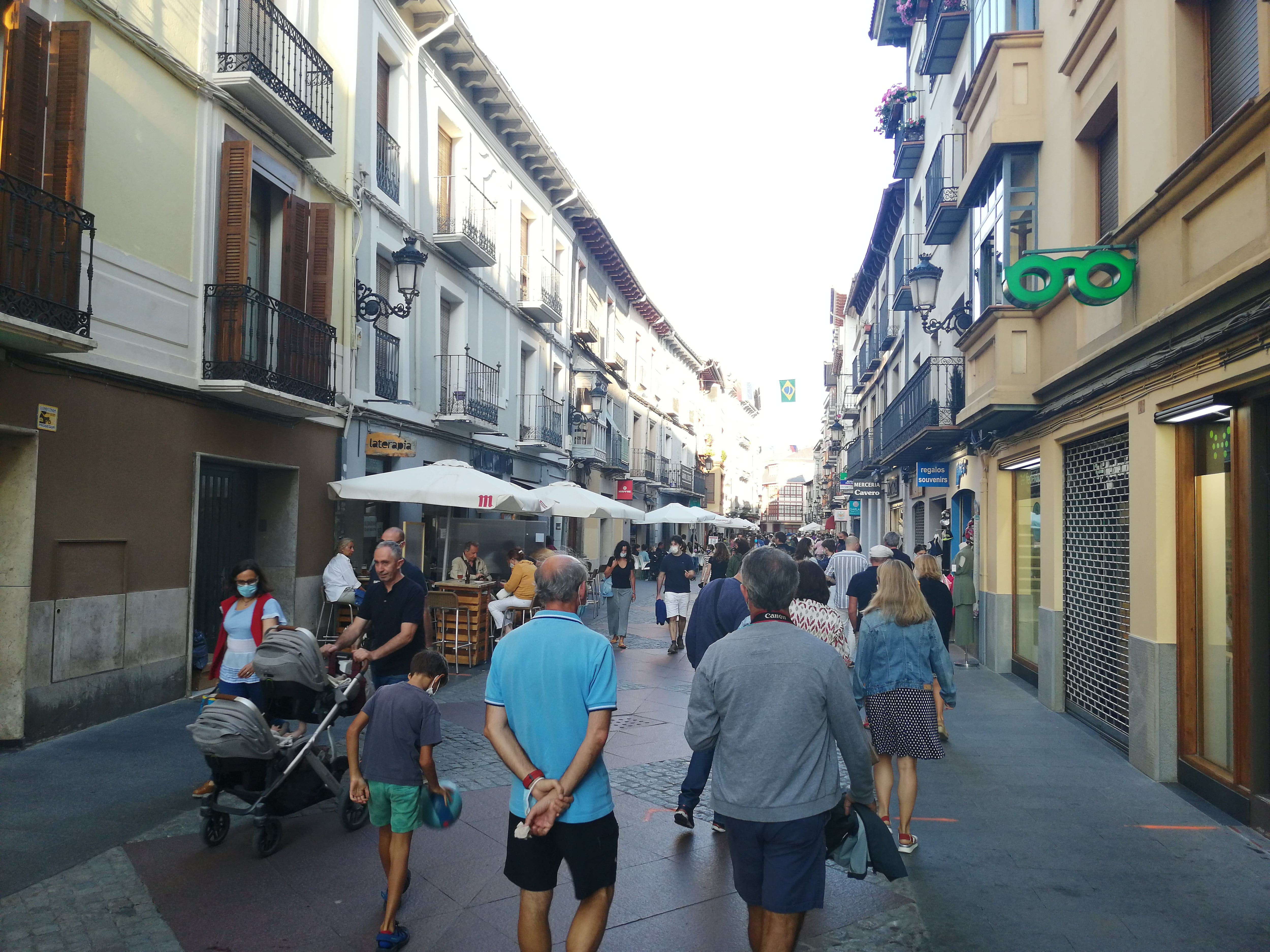 El sector servicios concentra el mayor número de parados