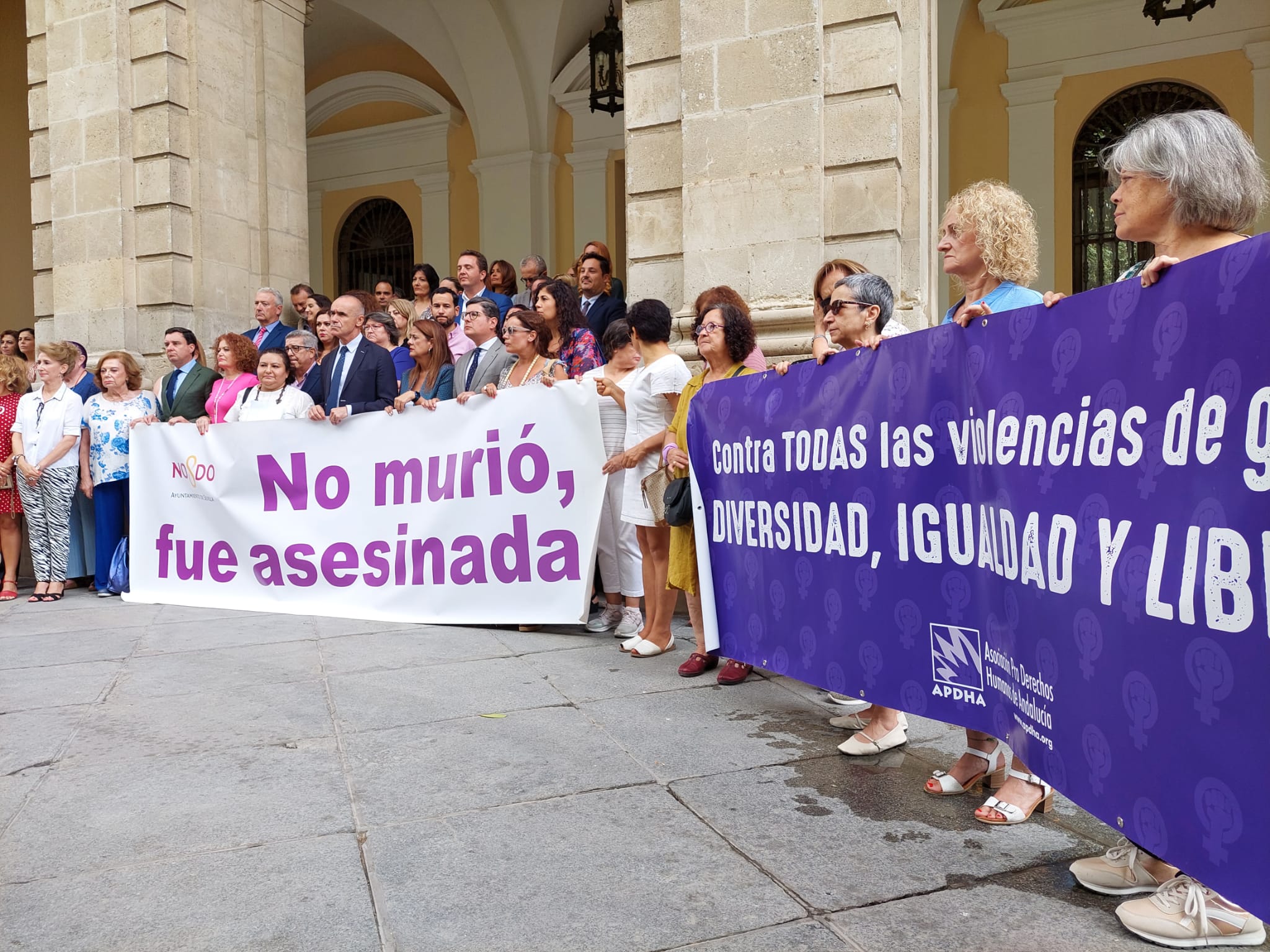 Concentración de repulsa al crimen machista de Virginia