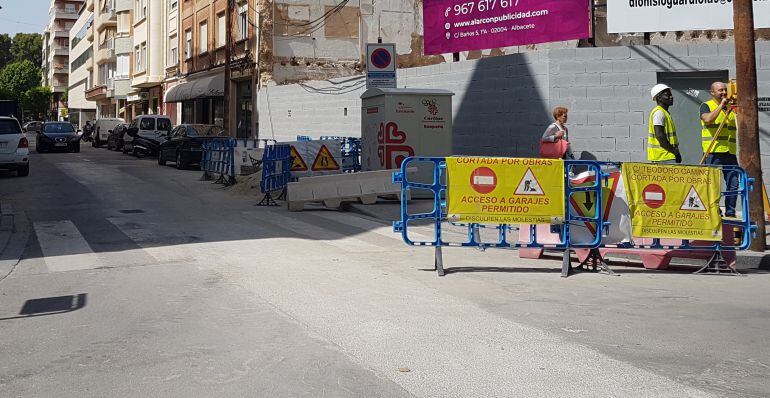 Teodoro Camino sigue cortada por obras