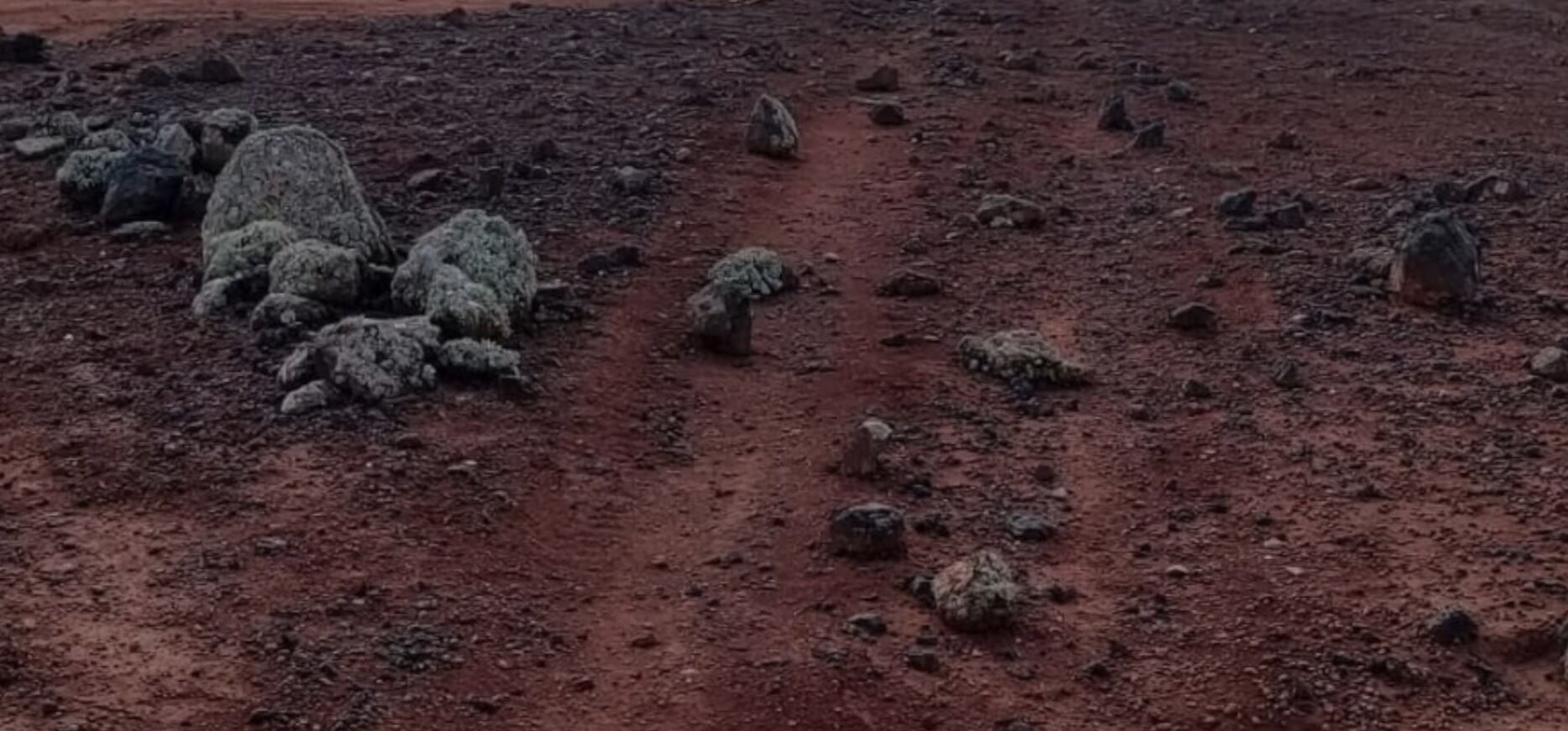 Aunque las piedras son retiradas, pocos días después vuelven a aparecer.