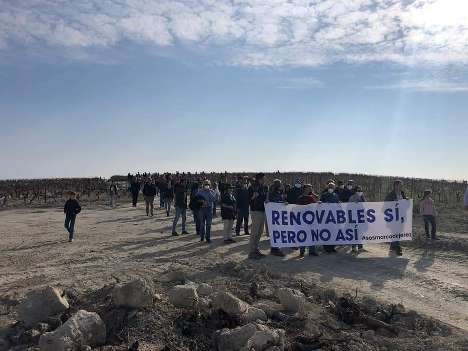 Manifestación contra el parque eólico del Barroso