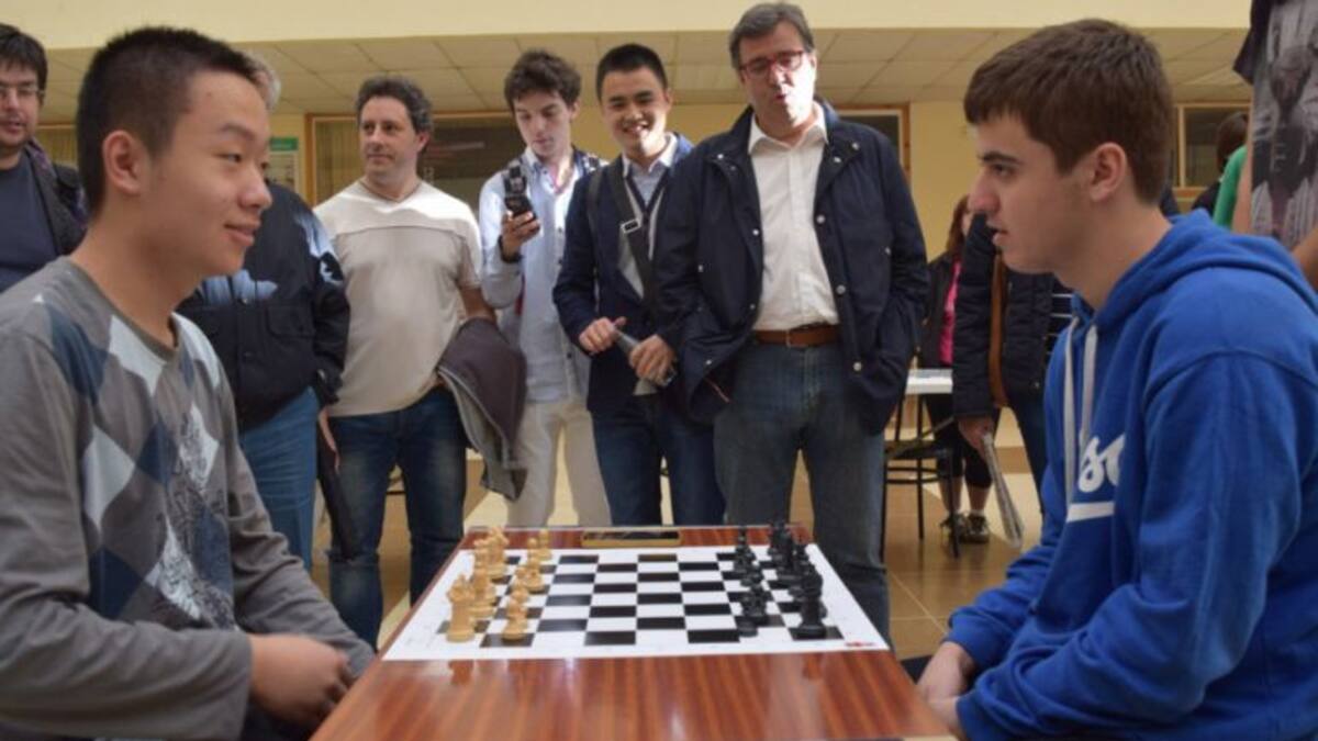 Santos, acento leonés para el Magistral