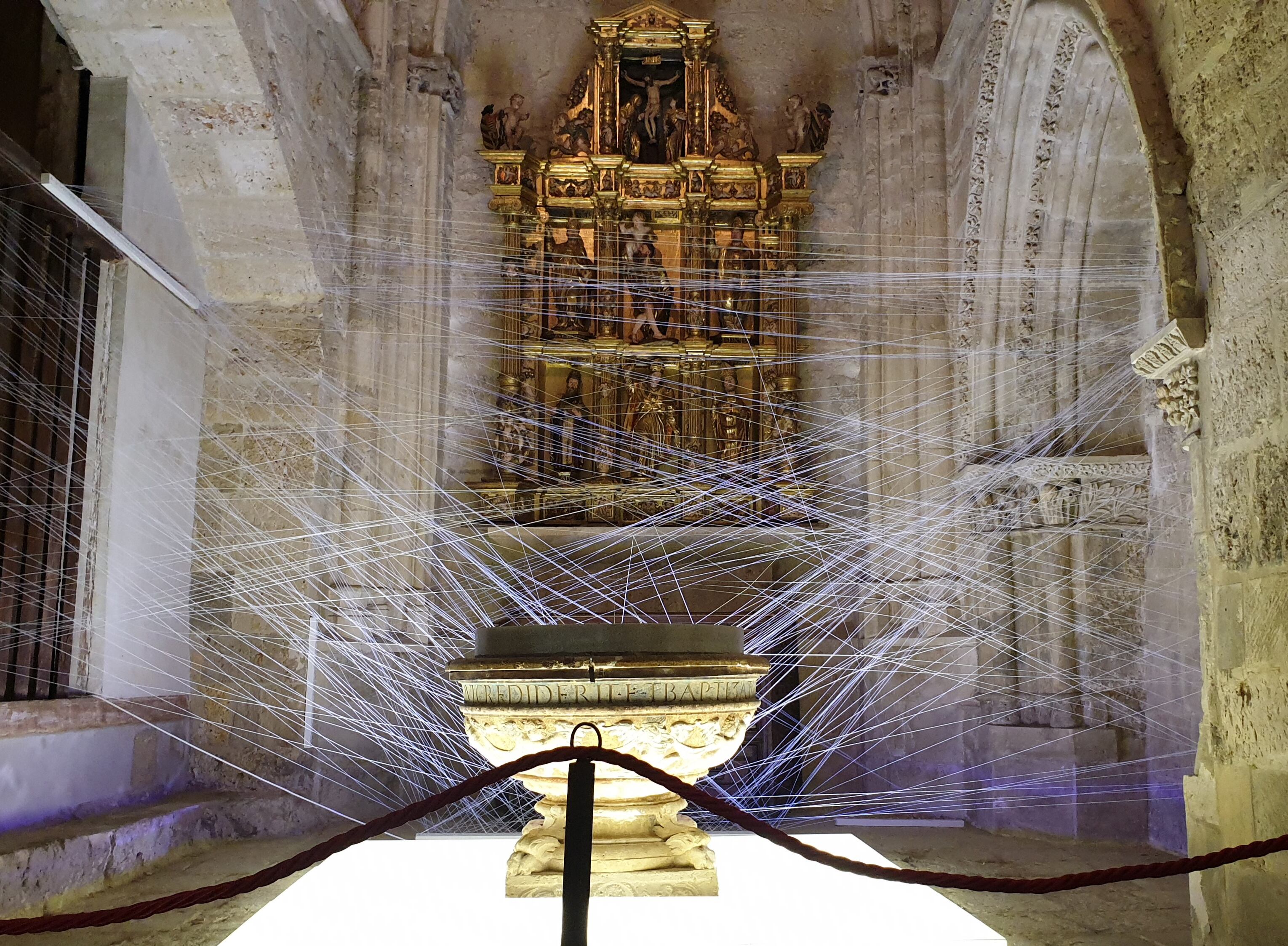 Espacio dentro del primer capítulo de la exposición, &quot;Primera Piedra&quot;