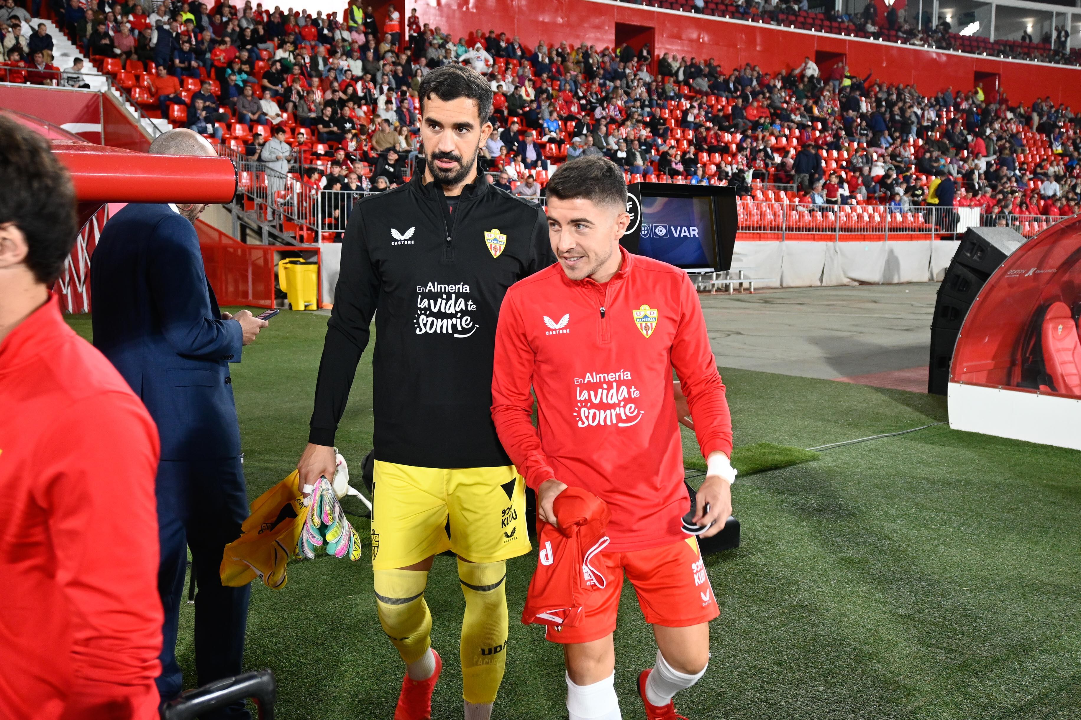 Portillo con Pacheco rumbo al banquillo del Mediterráneo.