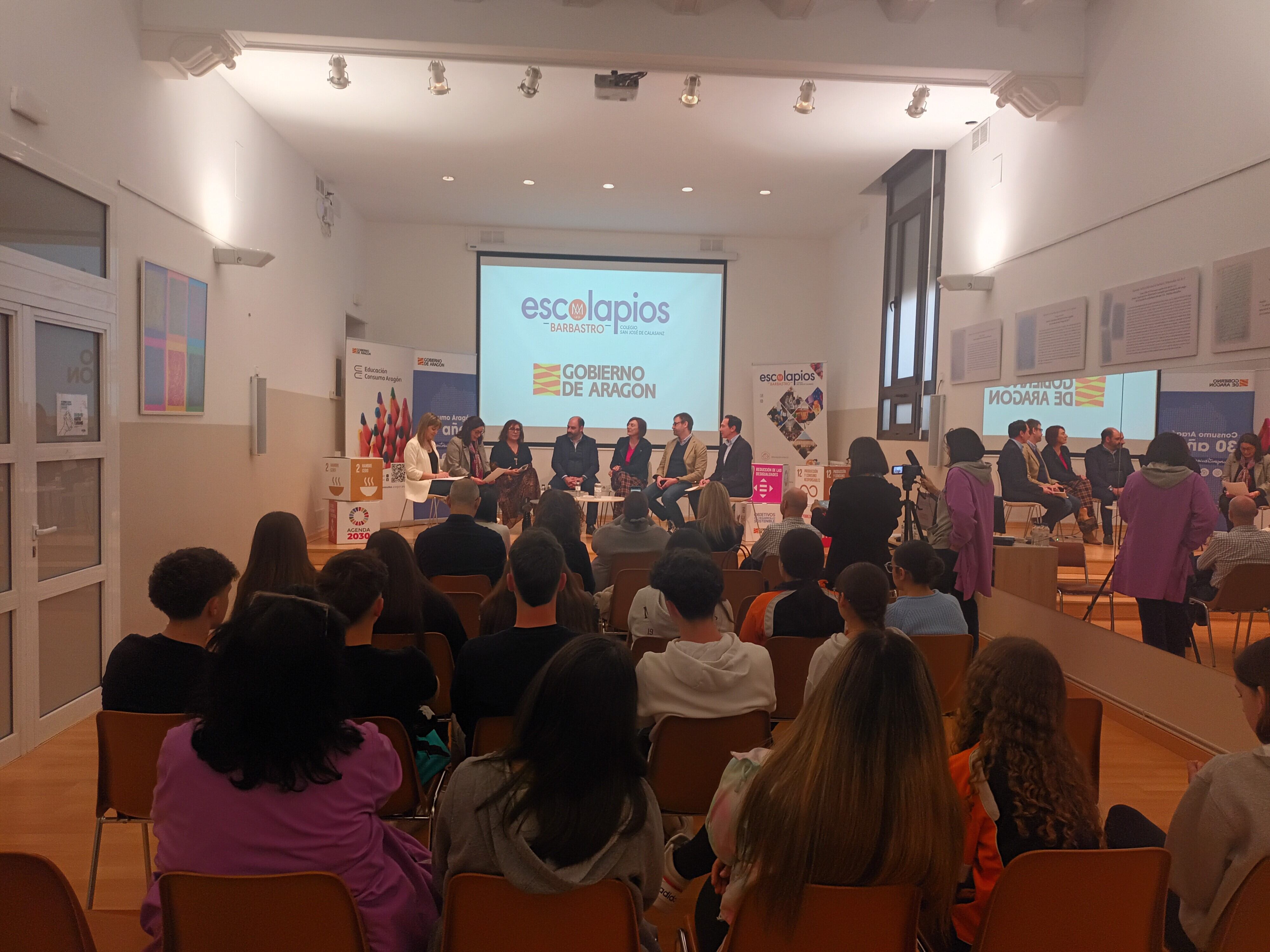 Acto de entrega del premio a Marta Jarne Pujala