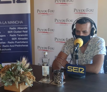 El almirante Cristobal Colón (Alberto Gómez, actor) protagonista del nuevo espectáculo de Puy Du Fou España &quot;Allende la mar oceana&quot;, también ha participado en el programa especial de la SER en Castilla-La mancha y Madrid