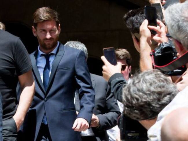 FOTOGALERÍA | Messi, en el banquillo