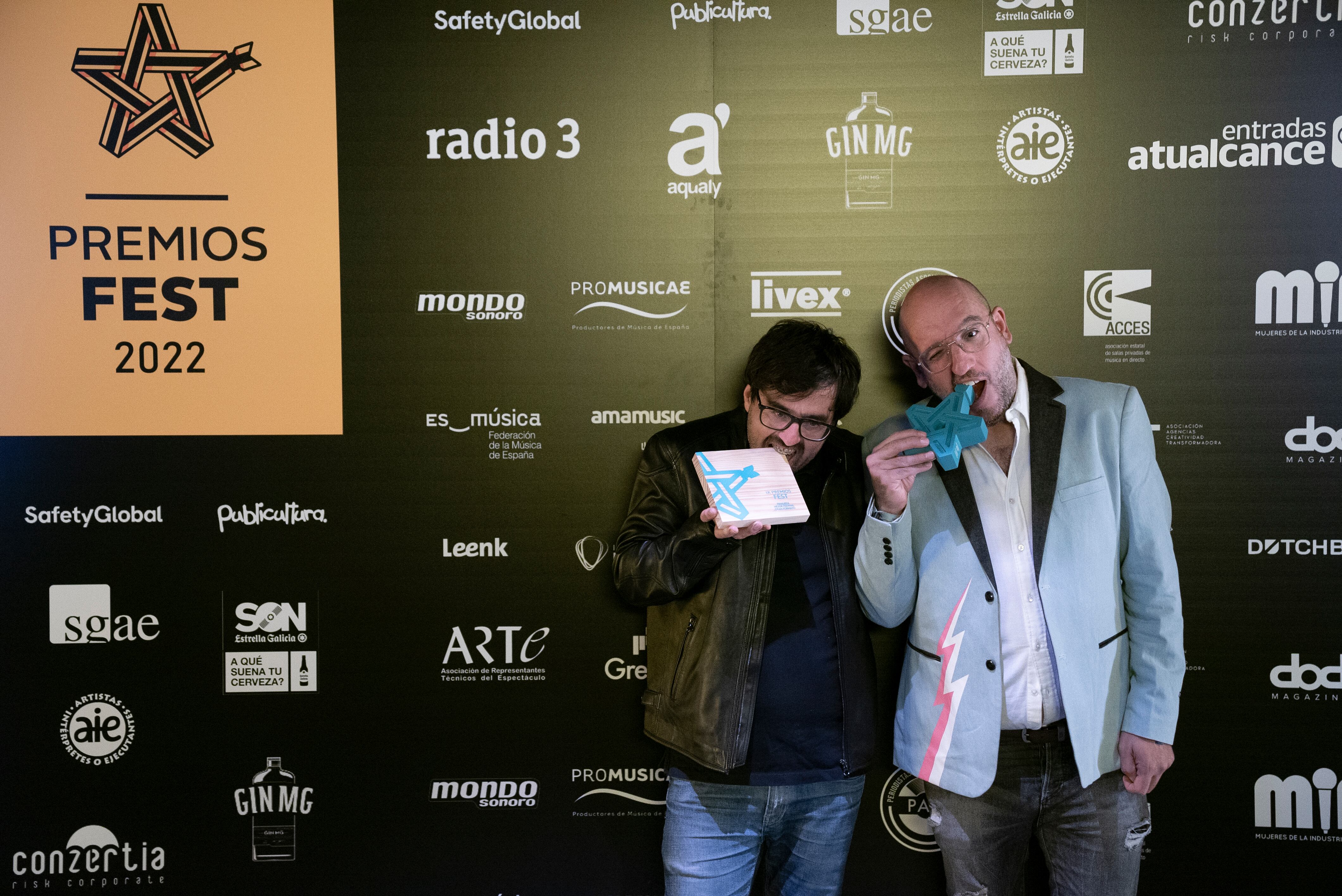 Juan Carlos de la Fuente y Javier Ajenjo, con los premios