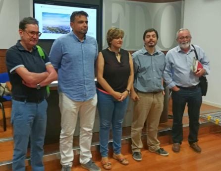 Integrantes del equipo de gobierno municipal y de la Plataforma &quot;Imagina un Bulevar&quot; en el acto de presentación del proyecto