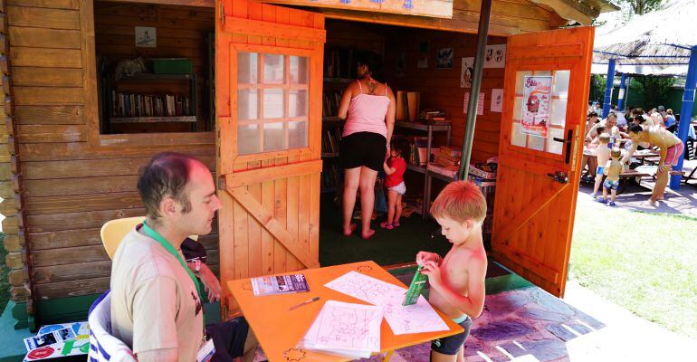 Caseta de la bibliopiscina