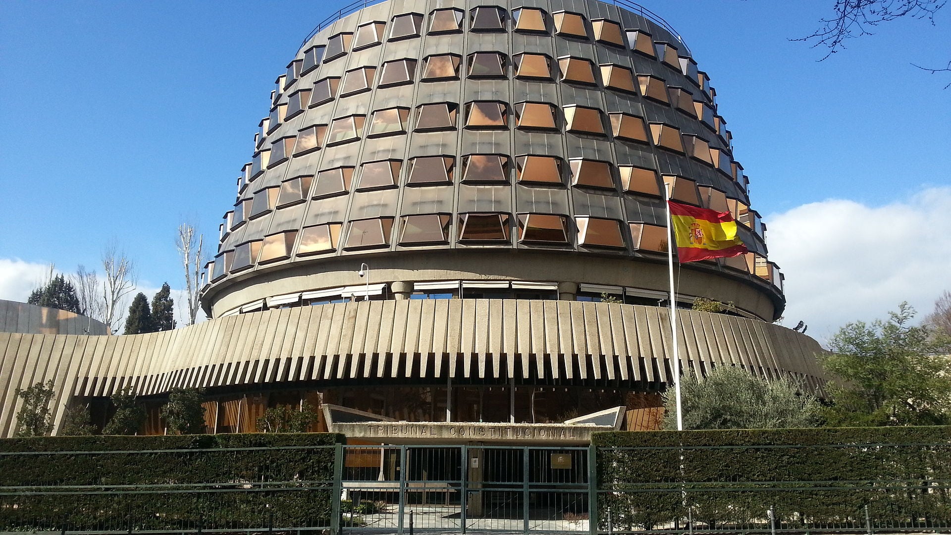 Fotografía del edificio del Tribunal Constitucional de España