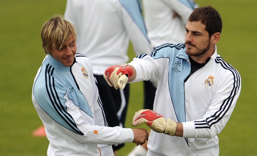 Guti y Casillas durante un entrenamiento del Real Madrid