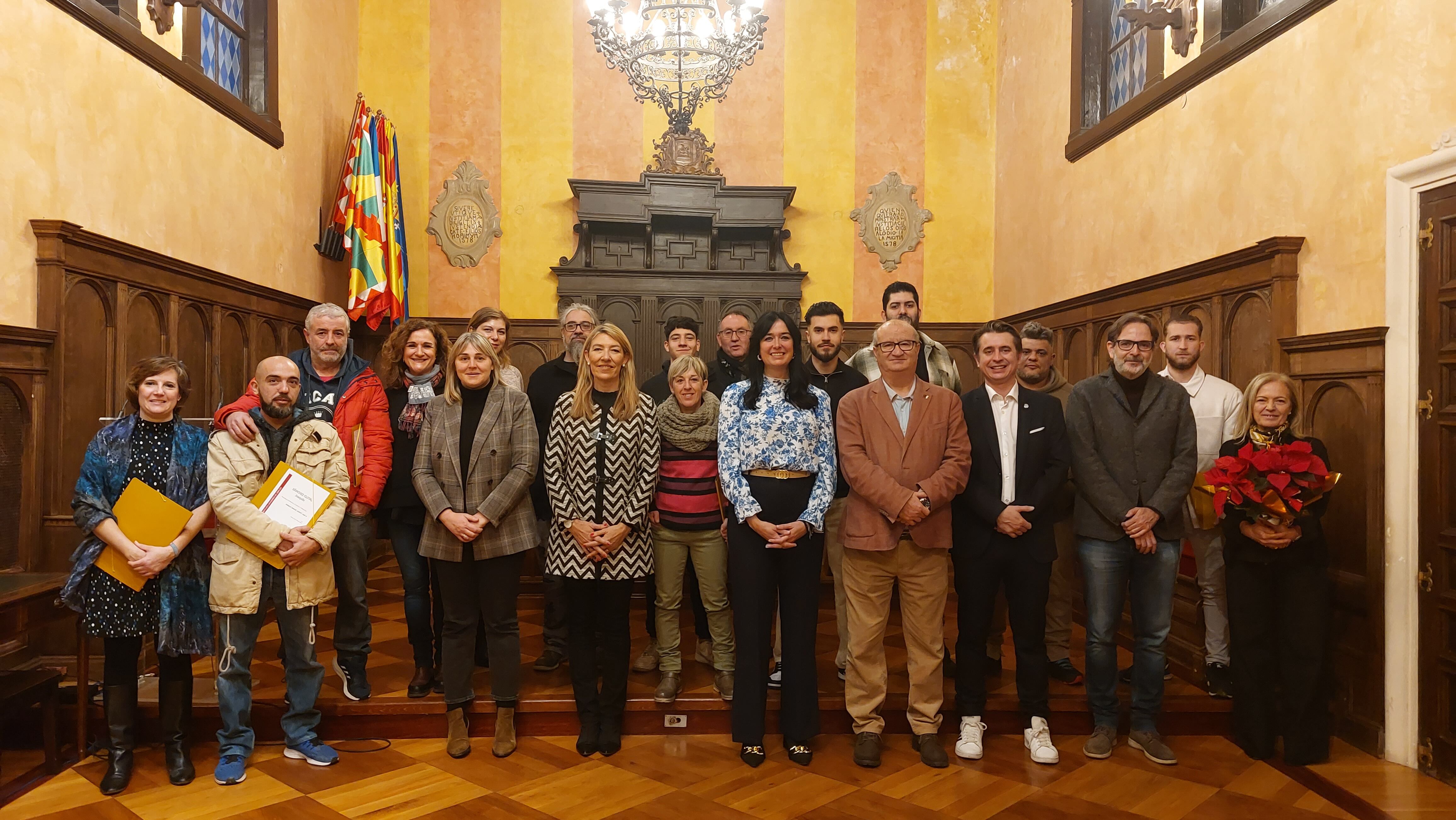 Alumnos de la formación han recibido los diplomas en el Ayuntamiento de Huesca