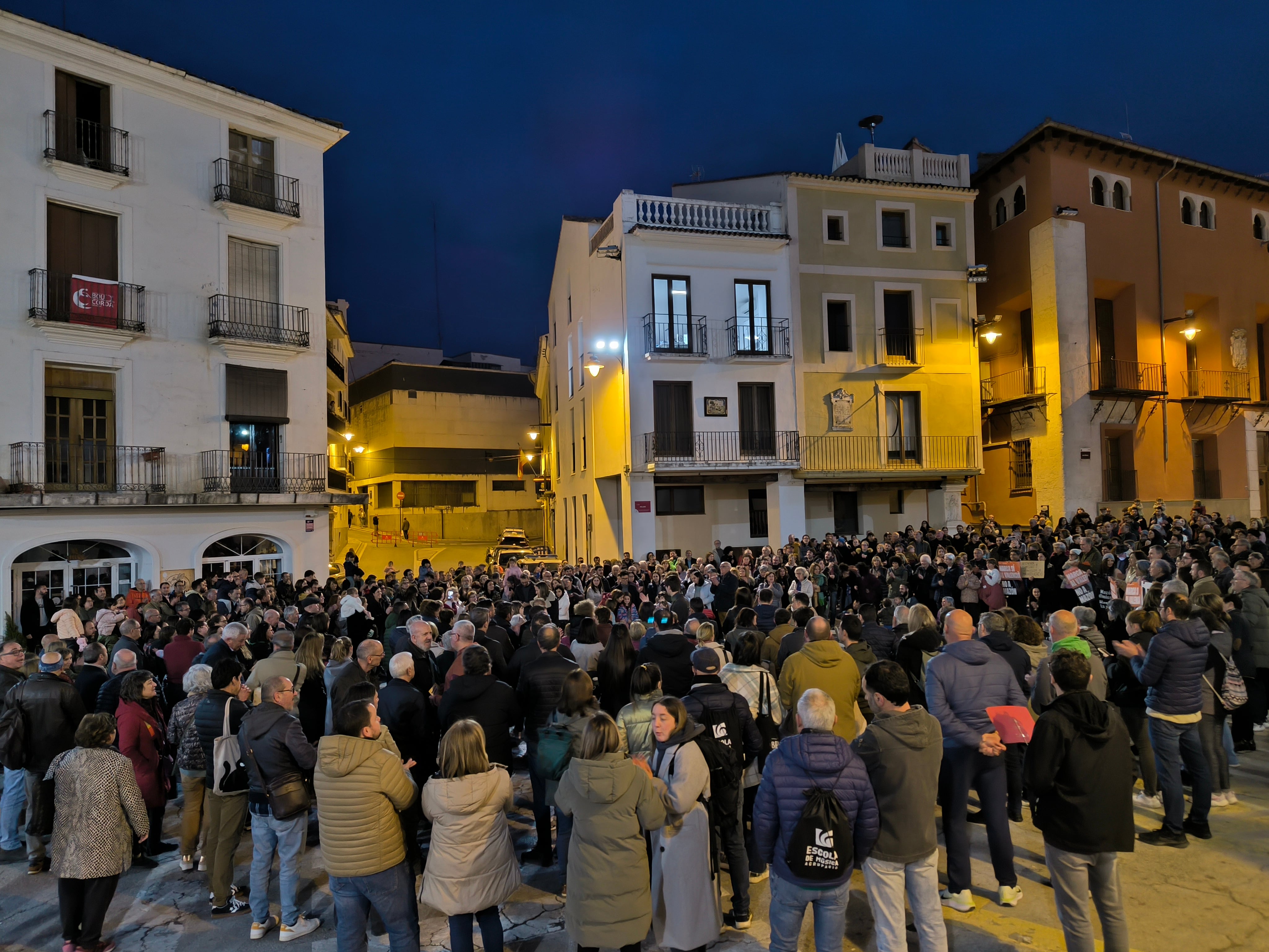 Ontinyent se moviliza en defensa del valencià y rechaza la consulta sobre la lengua base