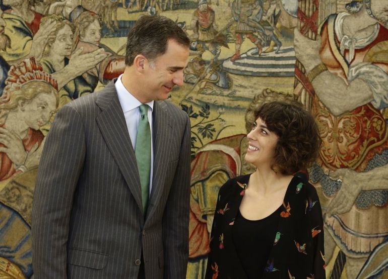 El Rey recibe a la portavoz de En Marea Alexandra Fernández dentro de la ronda de consultas con los partidos políticos en el palacio de la Zarzuela