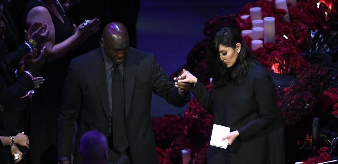 Vanessa Bryant y Michael Jordan, durante el funeral de Kobe Bryant y Gianna Bryant en el Staples Center