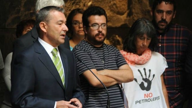 Paulino Rivero, acompañado de representantes de colectivos