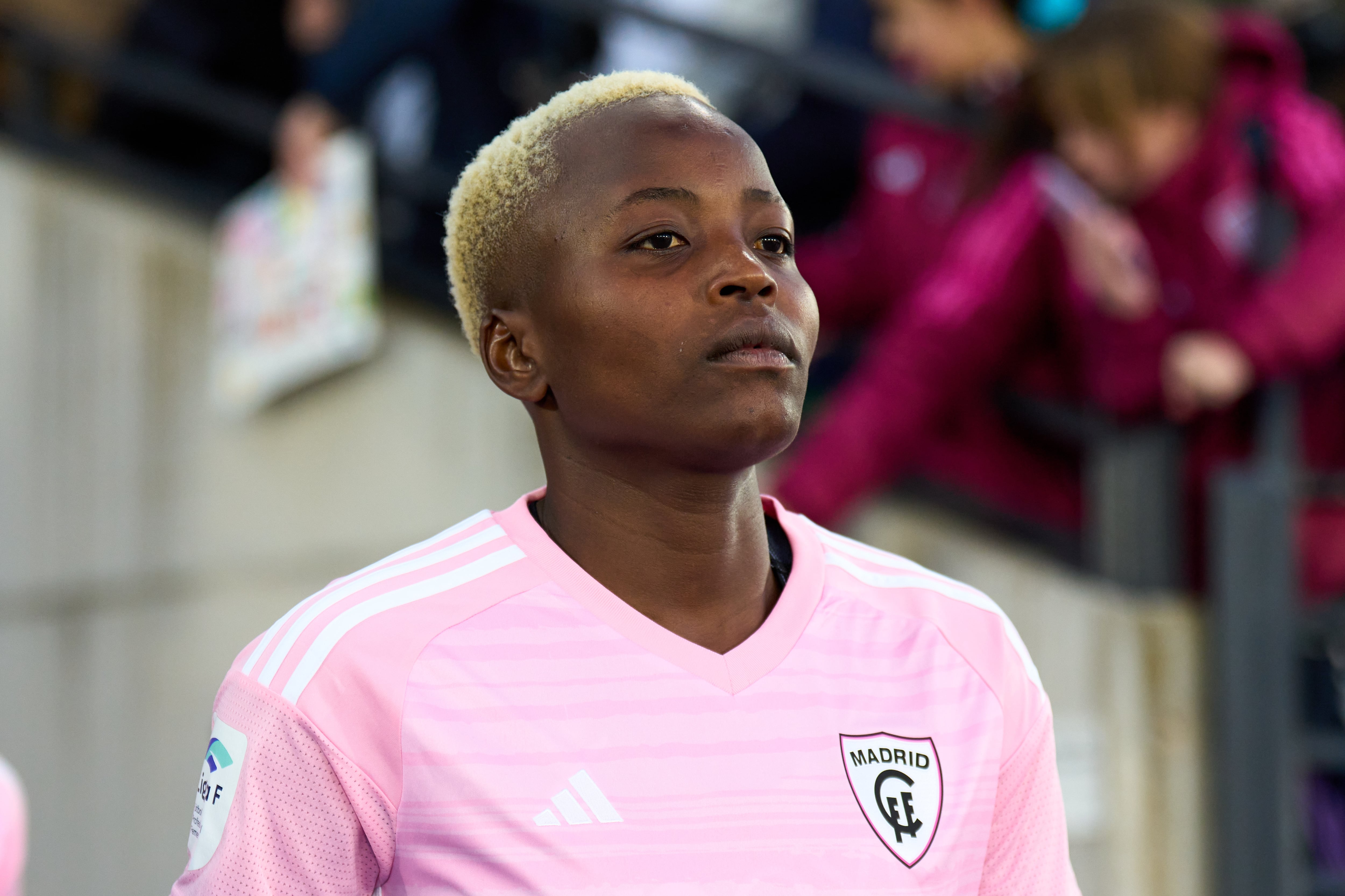 Rachael Kundananji, jugadora del Madrid CFF, antes del partido de Liga F contra el Real Madrid. (Photo by Angel Martinez/Getty Images)