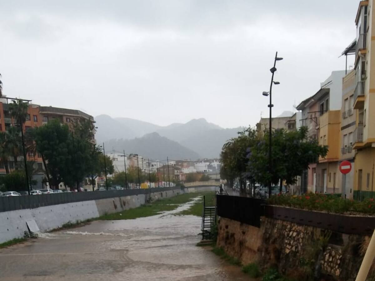 Gandia registra más de 80 litros por metro cuadrado de lluvia durante la mañana del martes