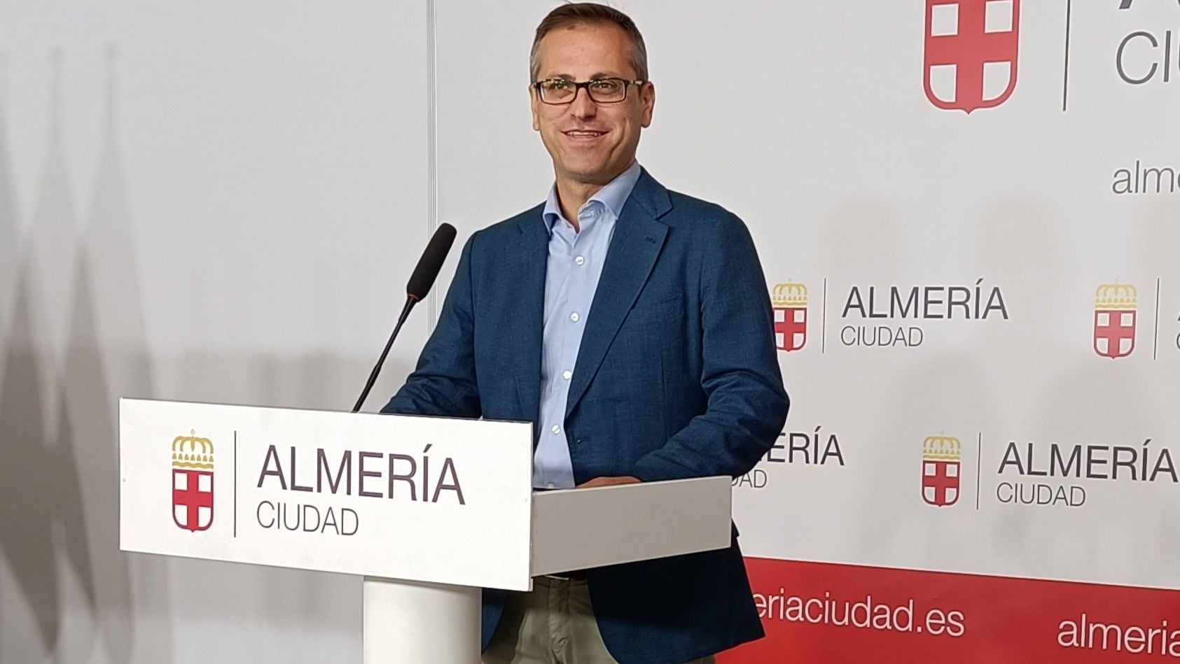 Antonio Urdiales, concejal de Sostenibilidad del Ayuntamiento de Almería avisa: habrá que subir el recibo de la basura.