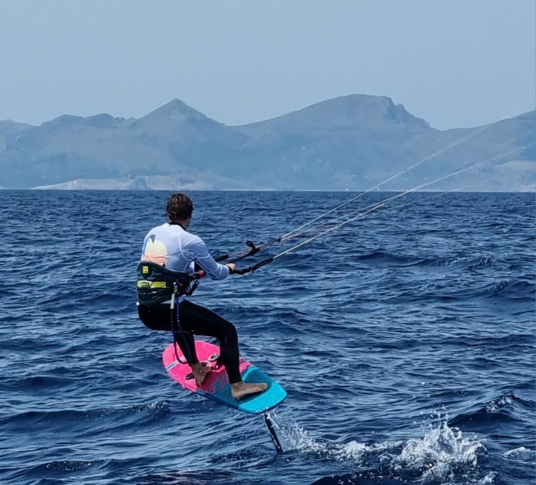 Els kiters participants es van quedar sense cent quan ja eren molt a prop de Mallorca.
