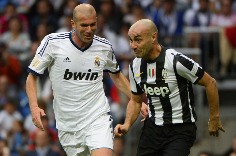 Paolo Montero con Zidane en un partido benéfico 