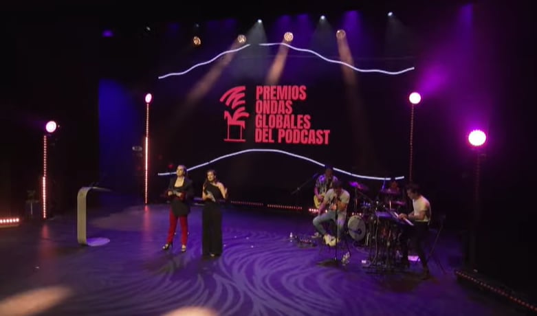 Victoria Martín y Carolina Iglesias en la gala de los Premios Ondas Globales del Podcast