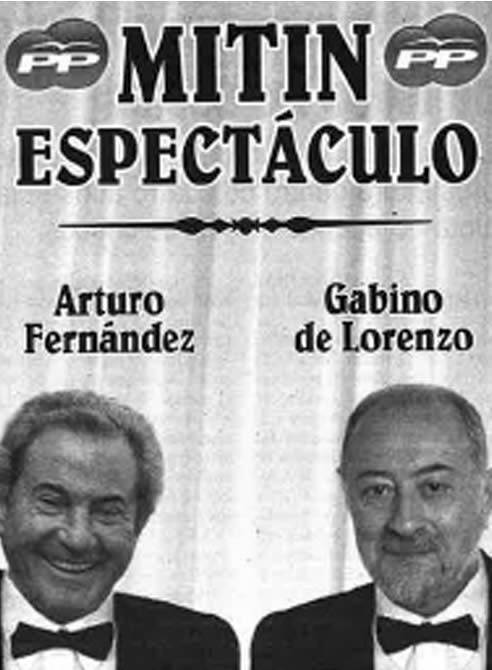 Fotografía con el cartel promocional de Arturo Fernández y el PP
