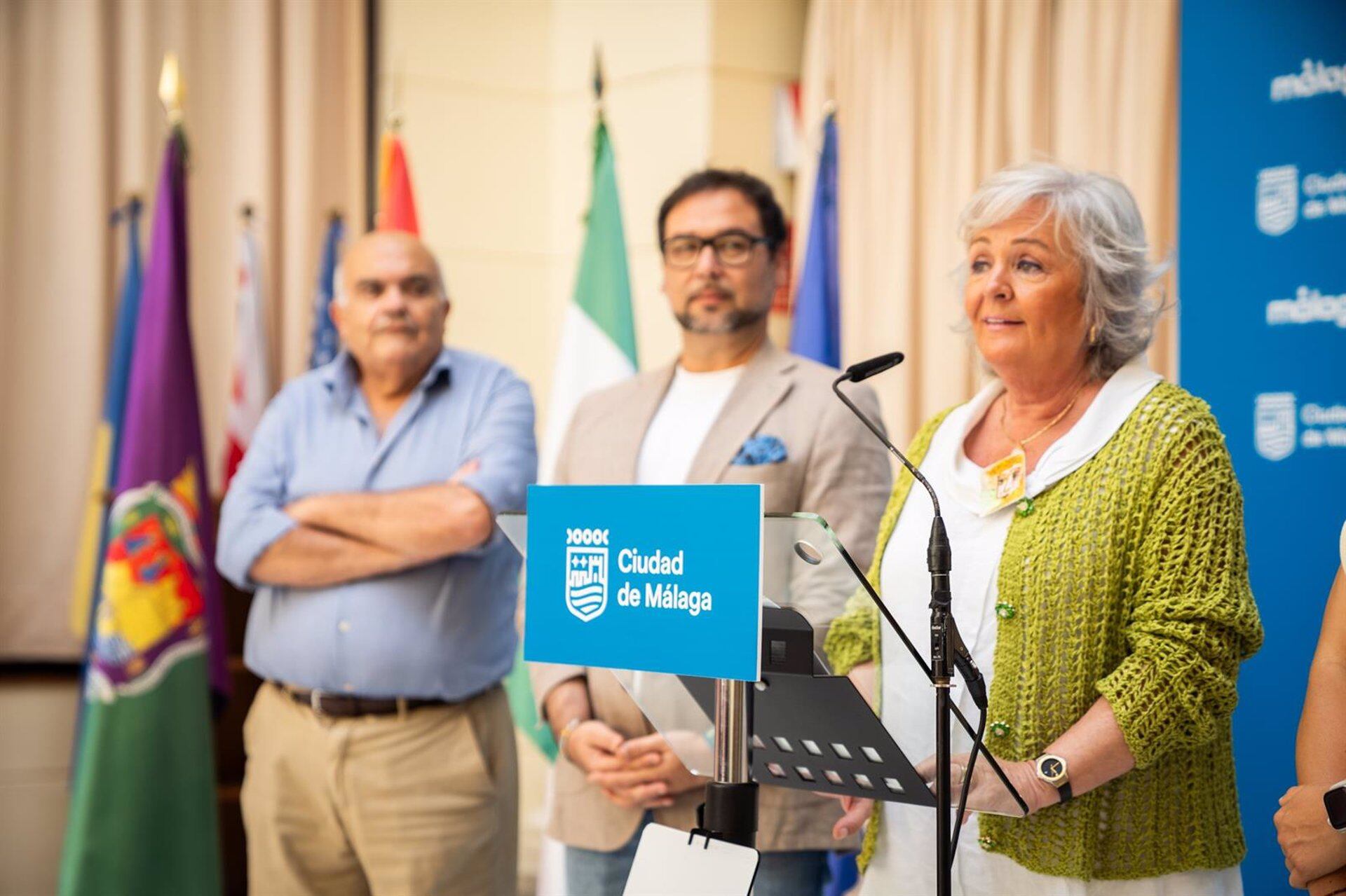 El festival ha sido presentado este miércoles por la concejala delegada de Fiestas, Teresa Porras, acompañada de Antonio Roche, en representación de la Diputación de Málaga, y de los artistas José Valencia y Ana Pastrana