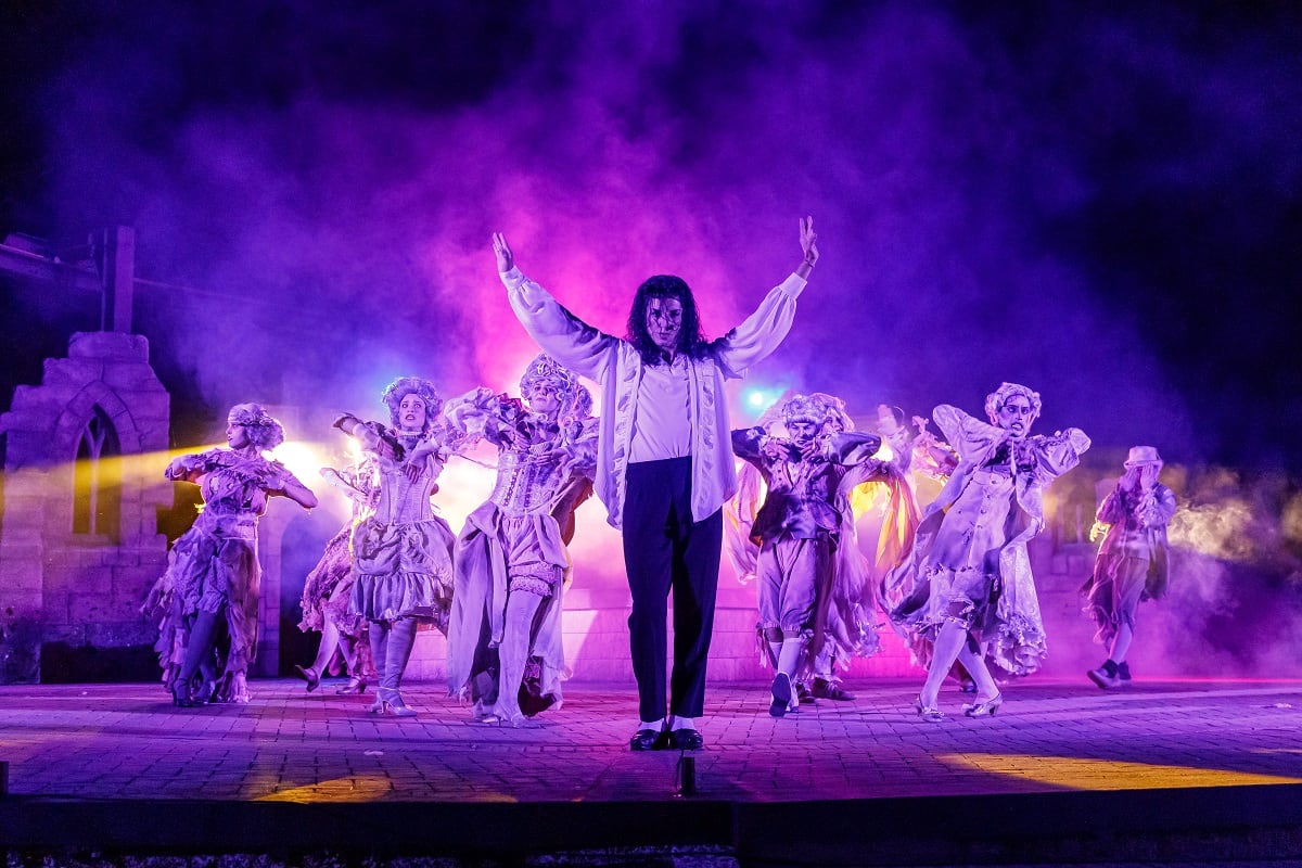 Show de &quot;Dark Cabaret&quot; en el Parque de Atracciones de Madrid.