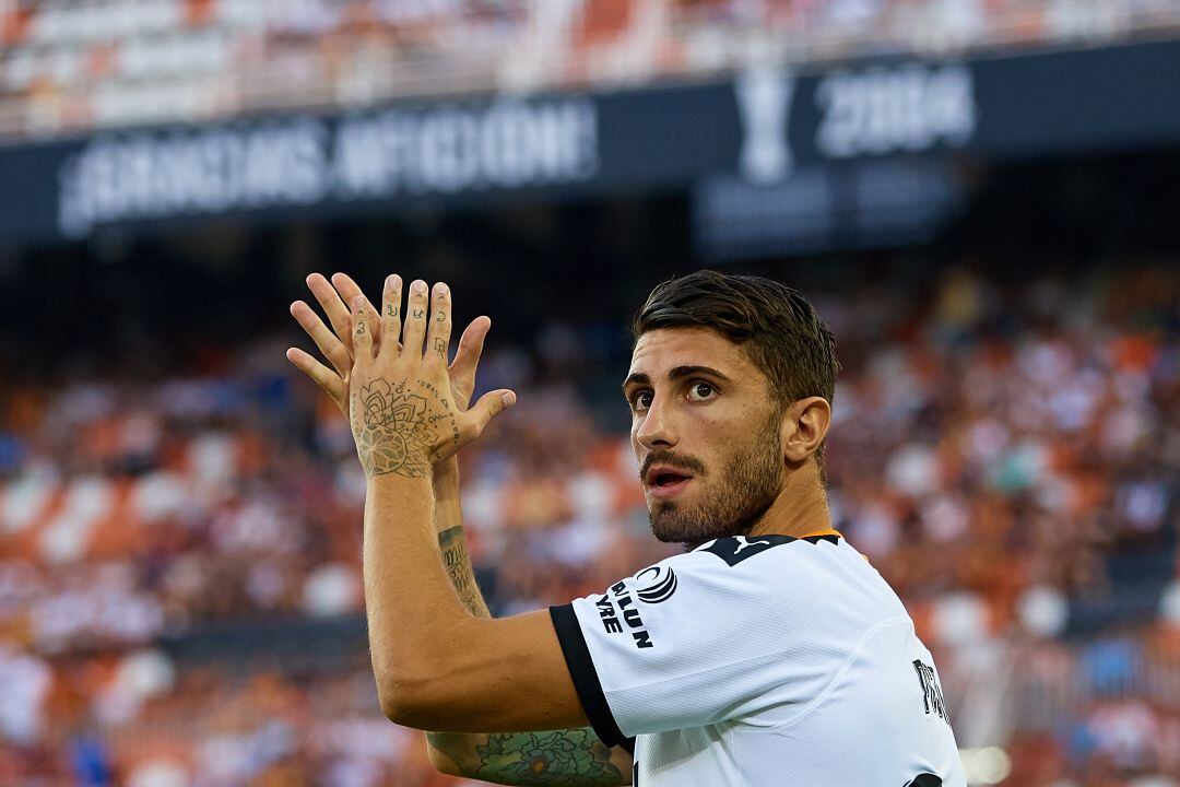 Piccini saluda a Mestalla.