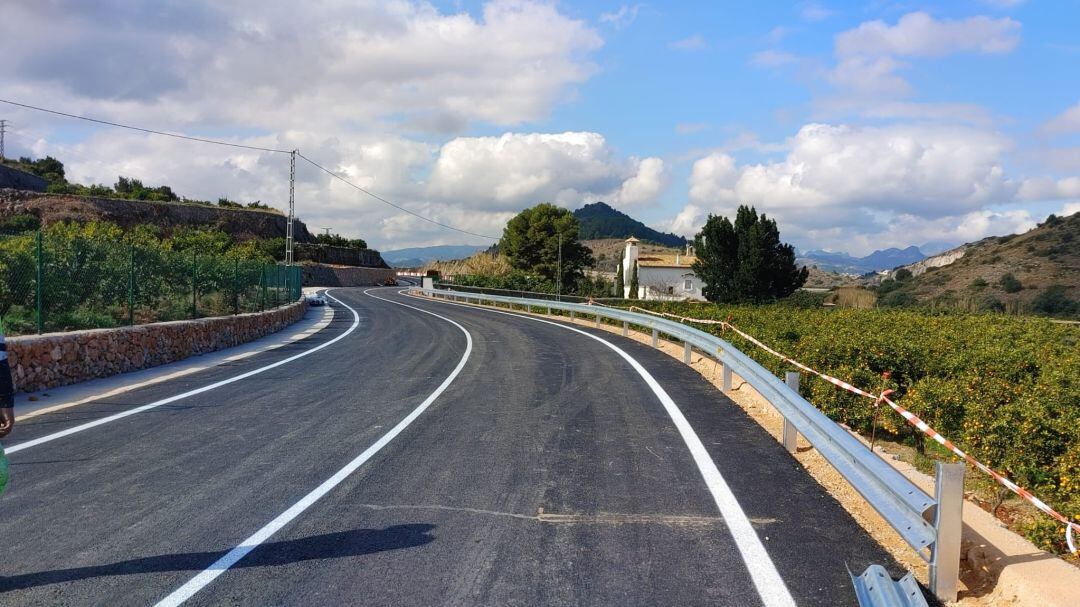 Mejora en las curvas de la carretera entre La Font y Oliva 