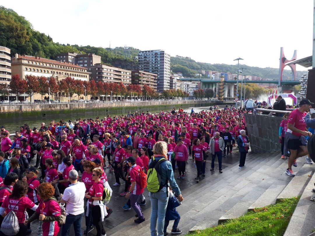 Carrera solidaria de Acambi por la investigación del cáncer de mama