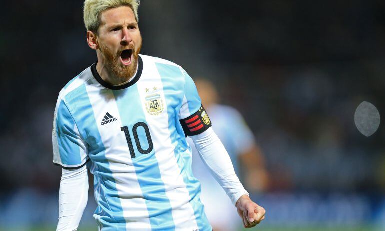 Lionel Messi celebra su gol ante Uruguay.