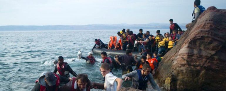 Refugiados rescatados en el mar Mediterraneo.