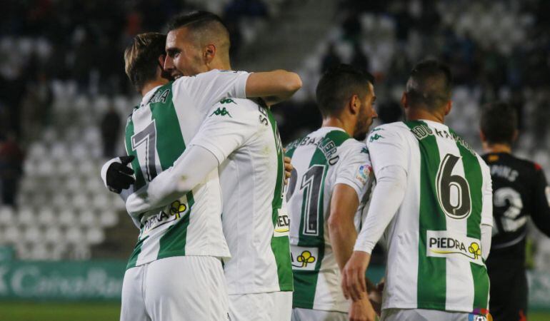 El Córdoba celebra la victòria davant el Reus.