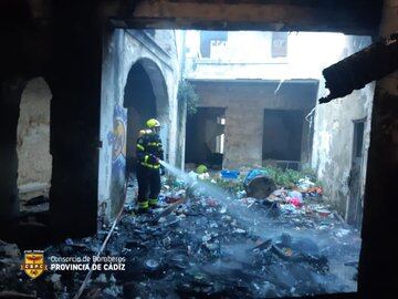 Interior de la vivienda afectada por el fuego