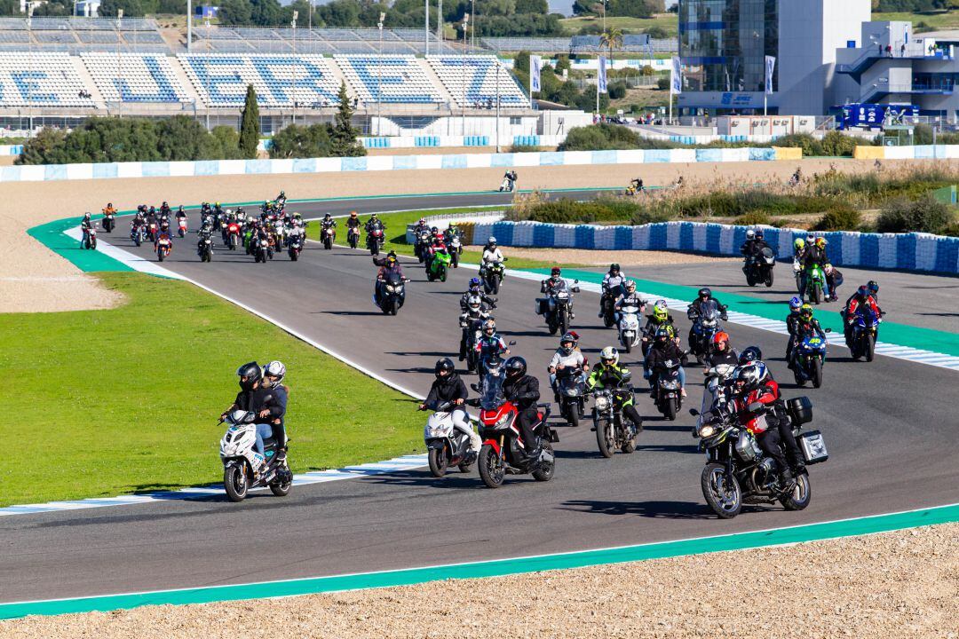 Las motocicletas participantes en las Jornadas del Circuito  