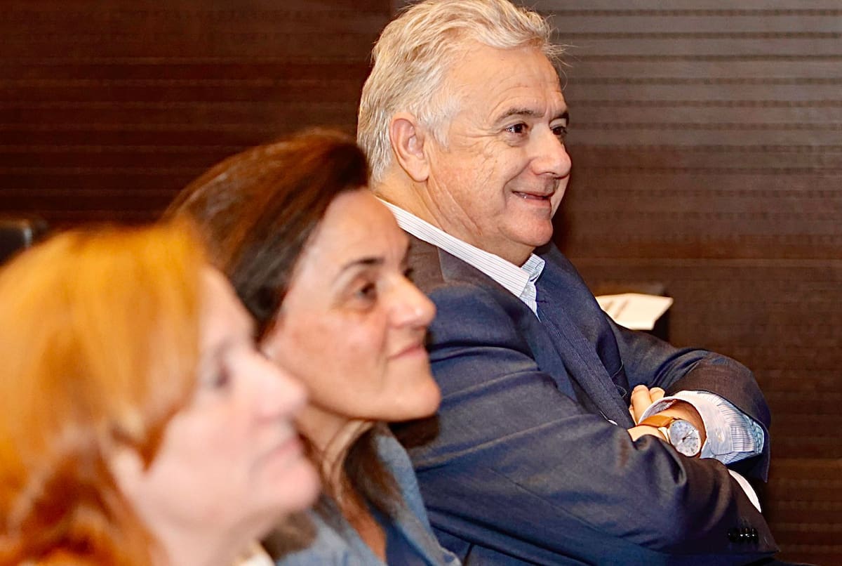 El salón de actos de la Cámara de Comercio de Sevilla ha acogido el Encuentro SER protagonizado por el candidato de Adelante Andalucía a la presidencia de la Junta, José Ignacio García