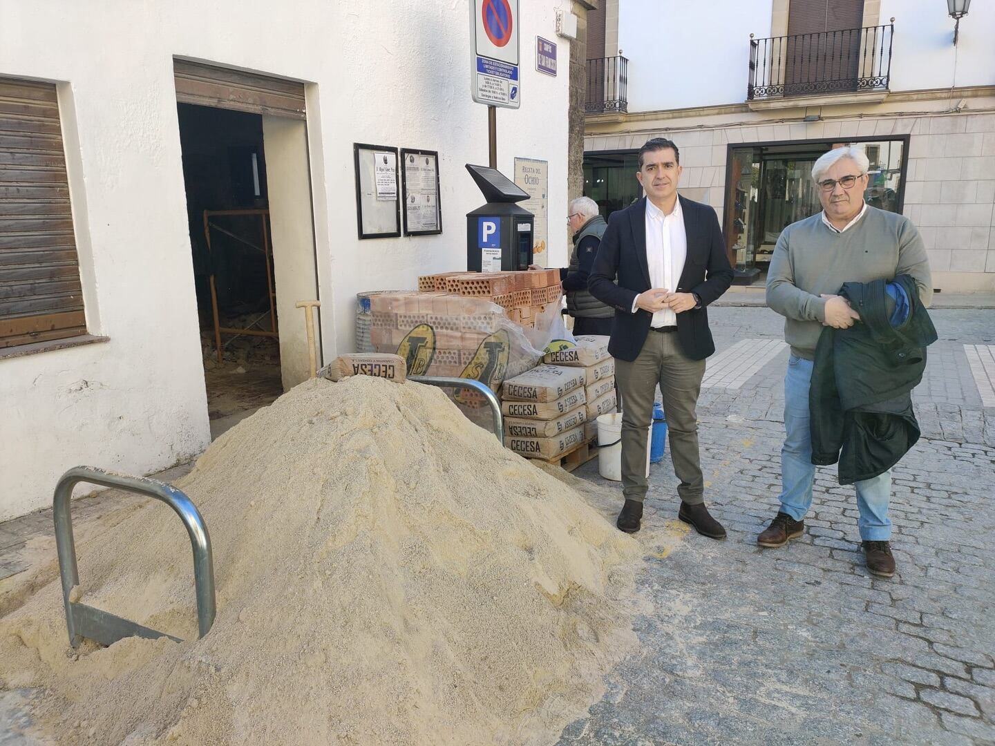 El Ayuntamiento de Baeza visita las obras del Mercado