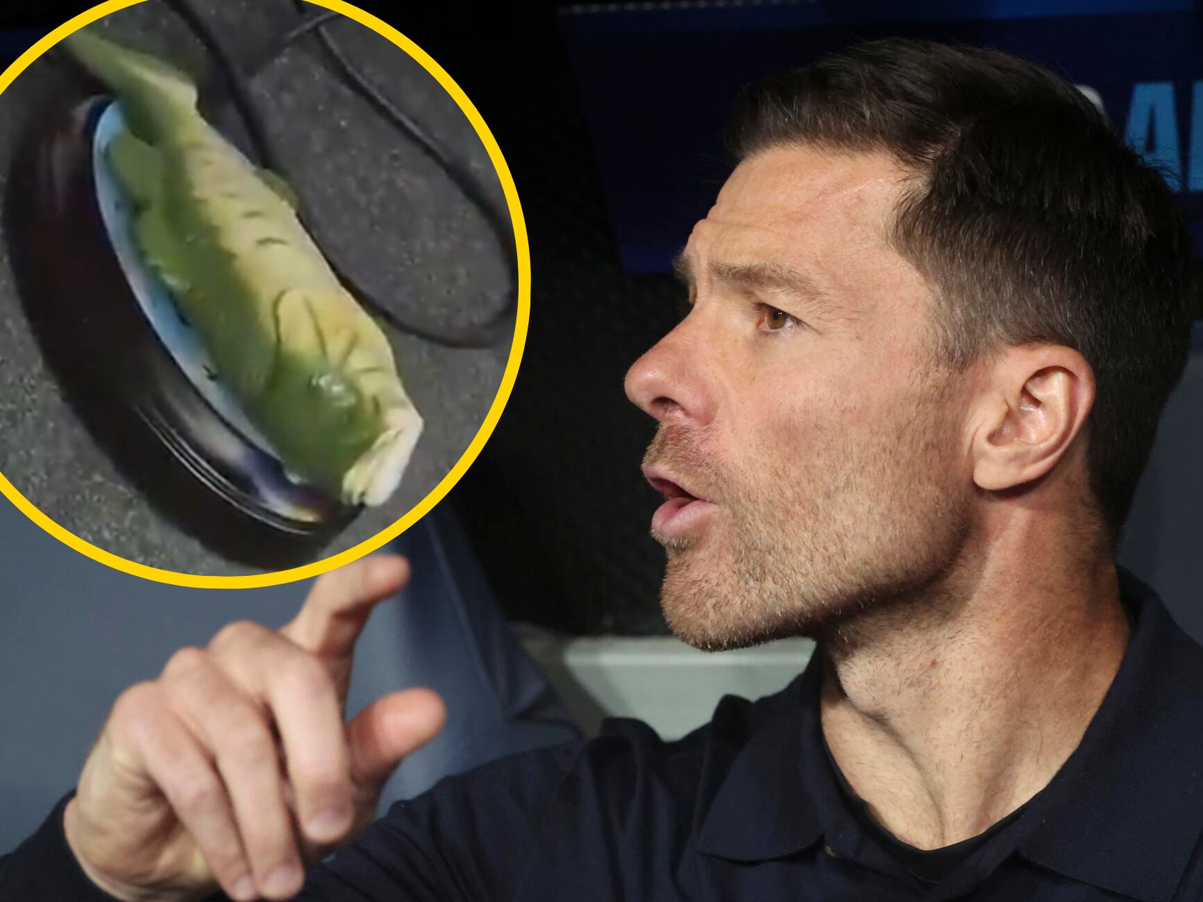 Xabi Alonso, junto al curioso regalo que ha recibido en Almaty