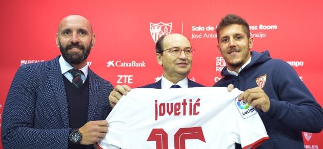 Monchi junto a Pepe Castro en la presentación de Jovetic