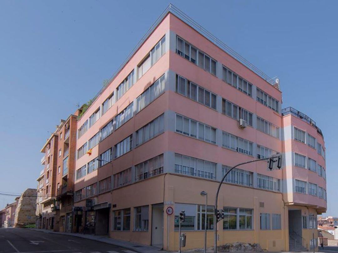 Edificio de oficinas municipales en la Calle Santa Ana de Zamora