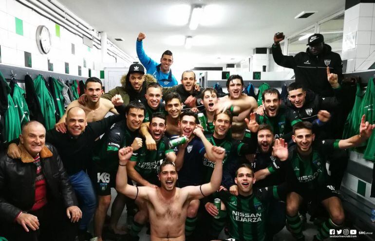 La plantilla verdinegra celebra uno de sus logros en la presente temporada.