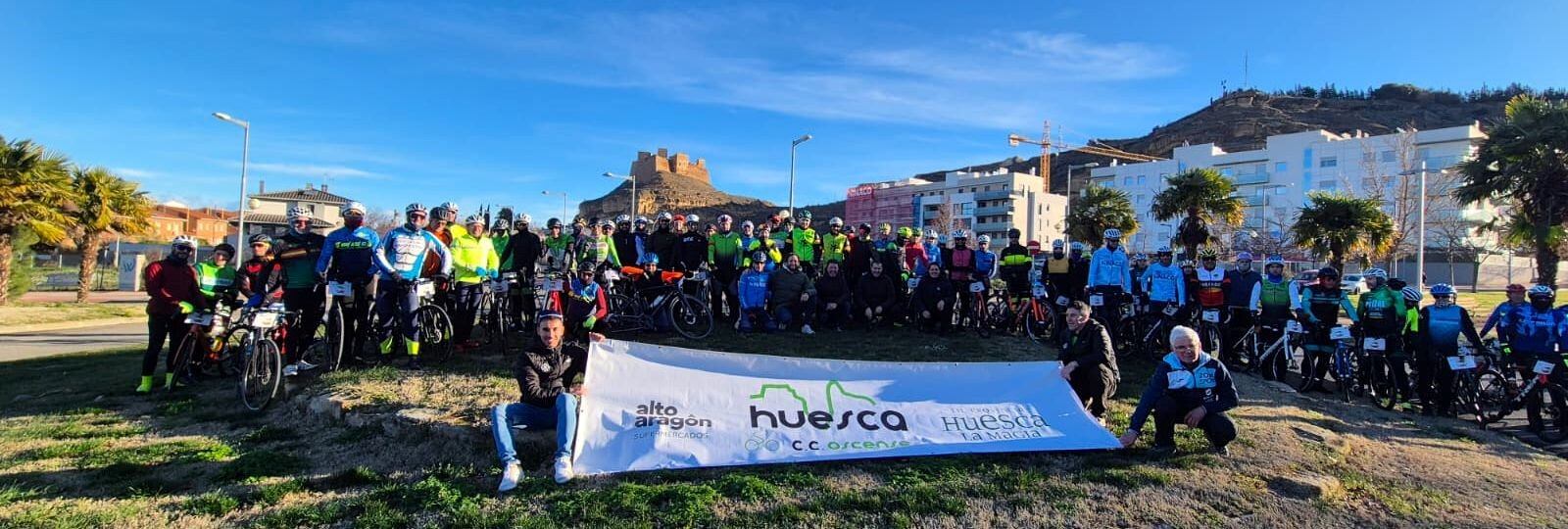 Participantes en Tu Reto Huesca la Magia del cicloturismo en Monzón