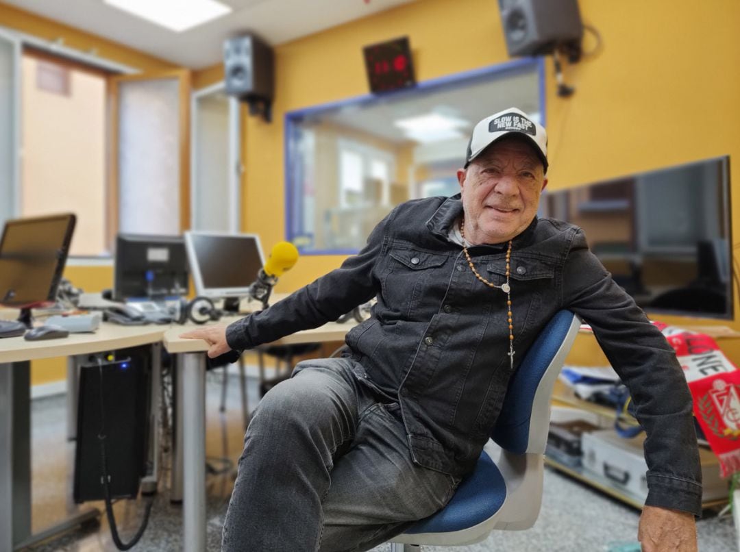 Agustín Rodríguez, en los estudios de Radio Granada