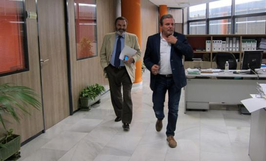 Juan Lillo(i), subdelegado del Gobierno en Jaén junto a Juan Eugenio Ortega, dellegado territorial de Medio Ambiente de la Junta de Andalucía