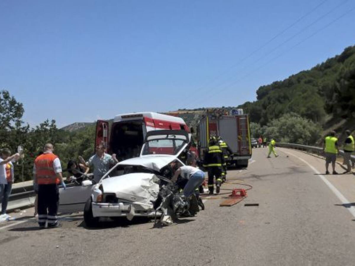 Tres heridos graves al colisionar un turismo y un todoterreno en Peñafiel